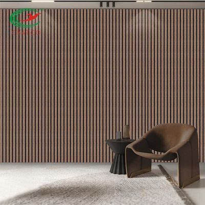 Pared de madera moderna Eco del listón 3D del hotel amistoso con la fibra de poliéster