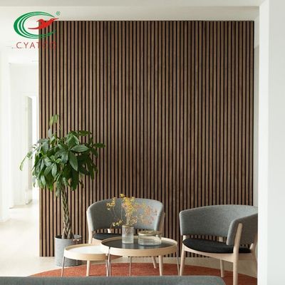 Pared de madera moderna Eco del listón 3D del hotel amistoso con la fibra de poliéster