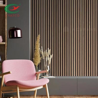Pared de madera moderna Eco del listón 3D del hotel amistoso con la fibra de poliéster