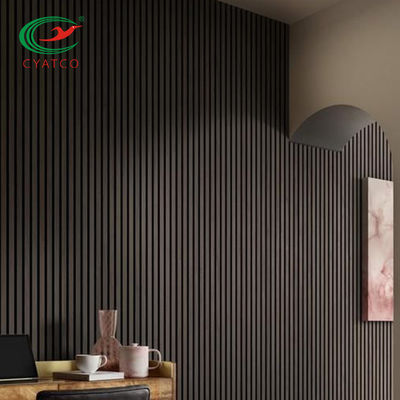Artículo de madera vertical interior de la pared del listón del SGS insonoro para el estudio