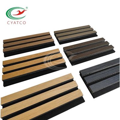 La madera baja del mantenimiento chapea los paneles de pared acústicos para el espacio comercial